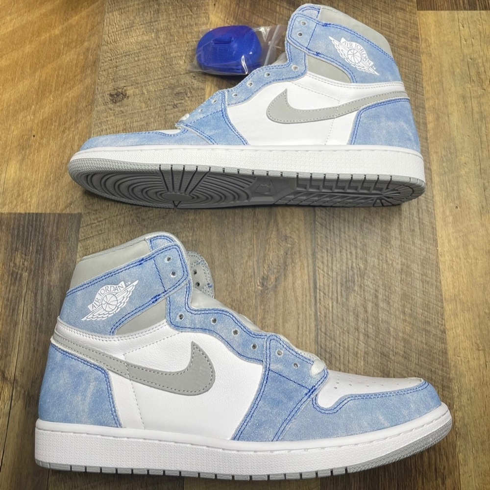 Air Jordan 1 Retro High Hyper Royal 2021